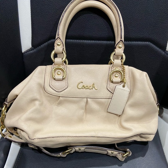 Coach purse - Picture 1 of 3